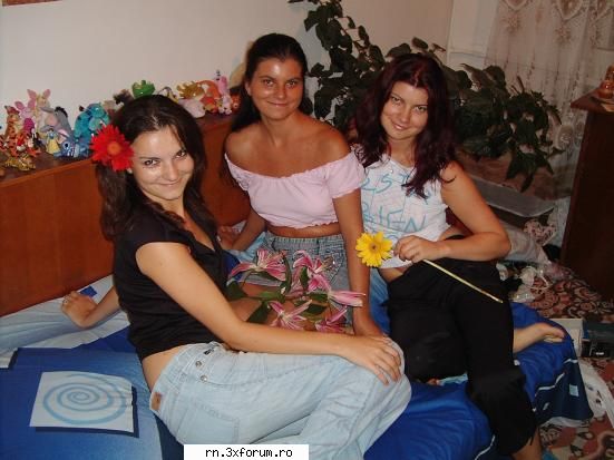 POZE cu si de la USERI..!!! - Partea I - cea din poza cu apa nu e sor-mea,e o colega dar - P o z e