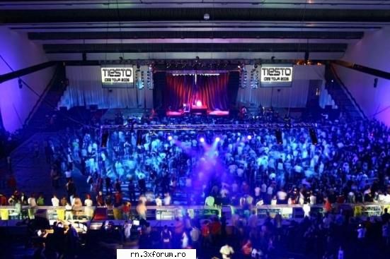Poze Tiesto ( polivalenta ) ptr cei ce nu au fost - PaDaS - ..:: Club Music - on and on ::..